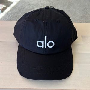 alo yoga Off Duty Hat